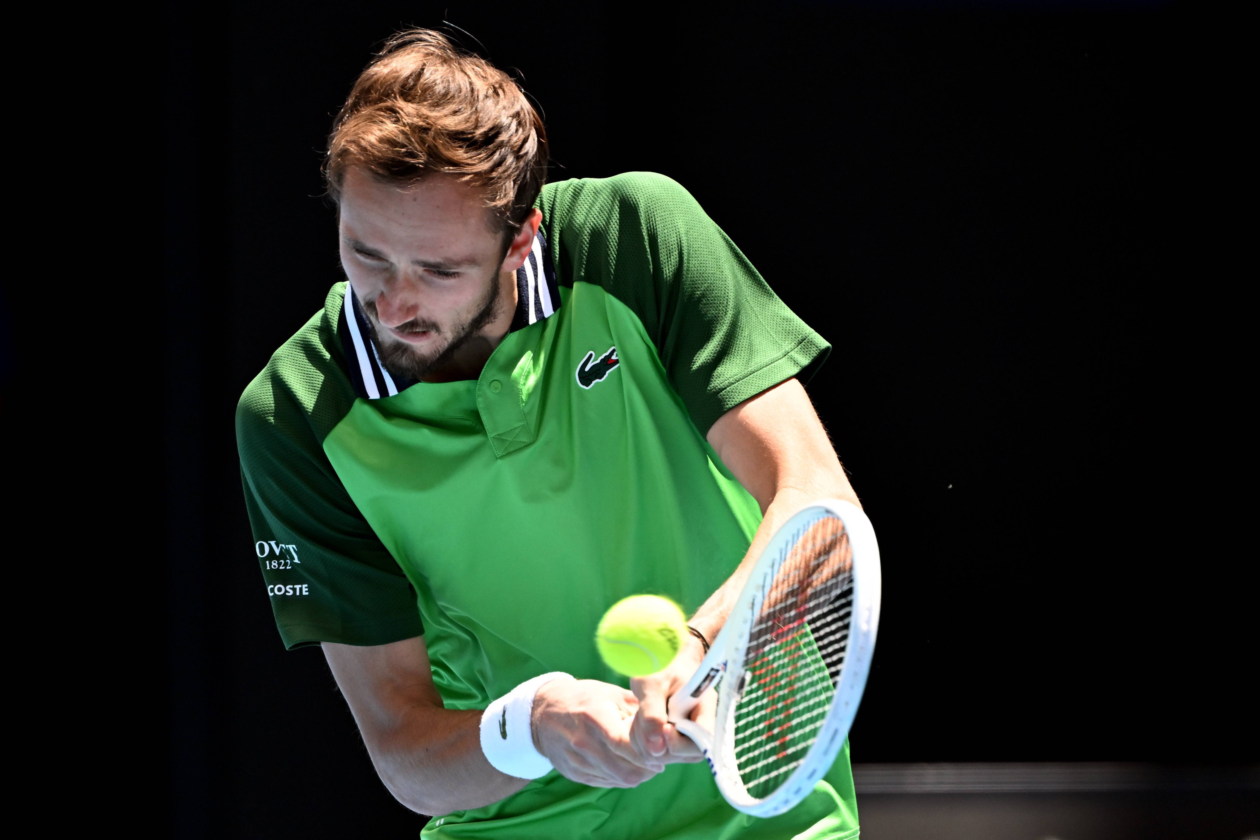 澳网轻取ATP总决赛,梅德韦杰夫惊艳四座 澳网轻取ATP总决赛,梅德韦杰夫惊艳四座