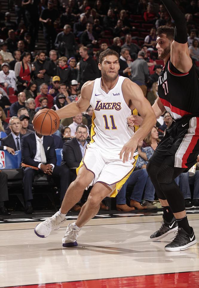 瑞典队鏖战日本队，波尔高光表现