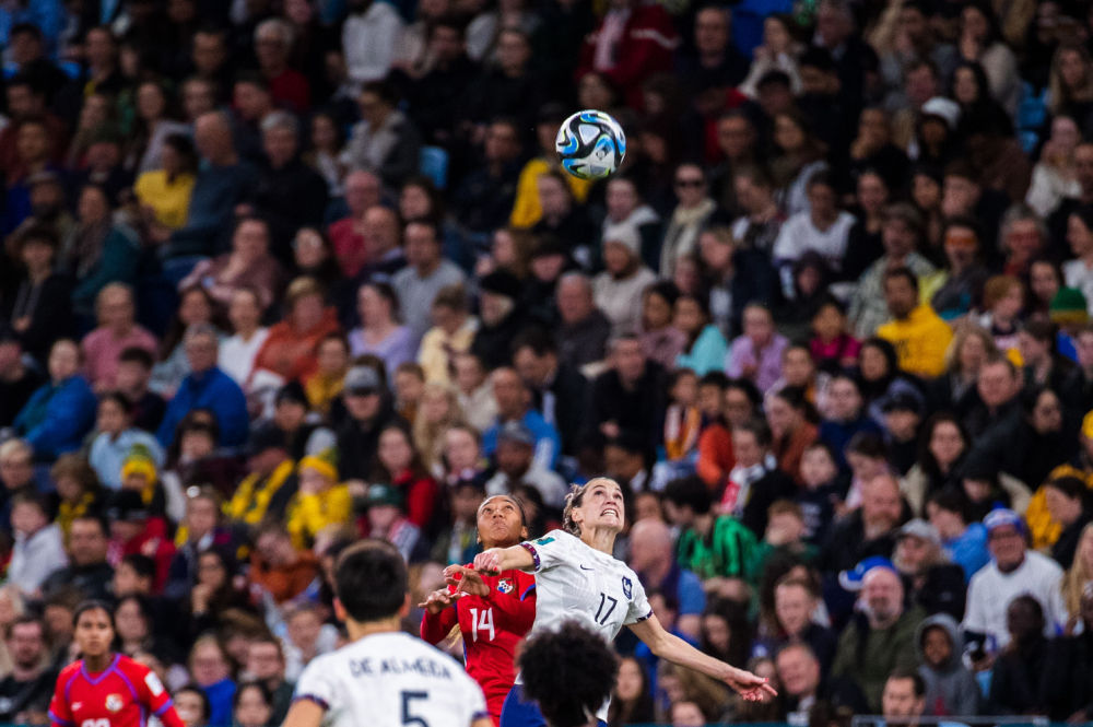 法国队在国际比赛中击败对手获得胜利 法国队在国际比赛中击败对手获得胜利