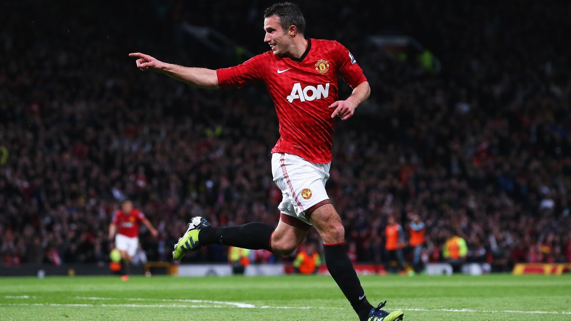 赛道与绿茵的交响，萨拉赫的压制级演出与F1街道赛之夜