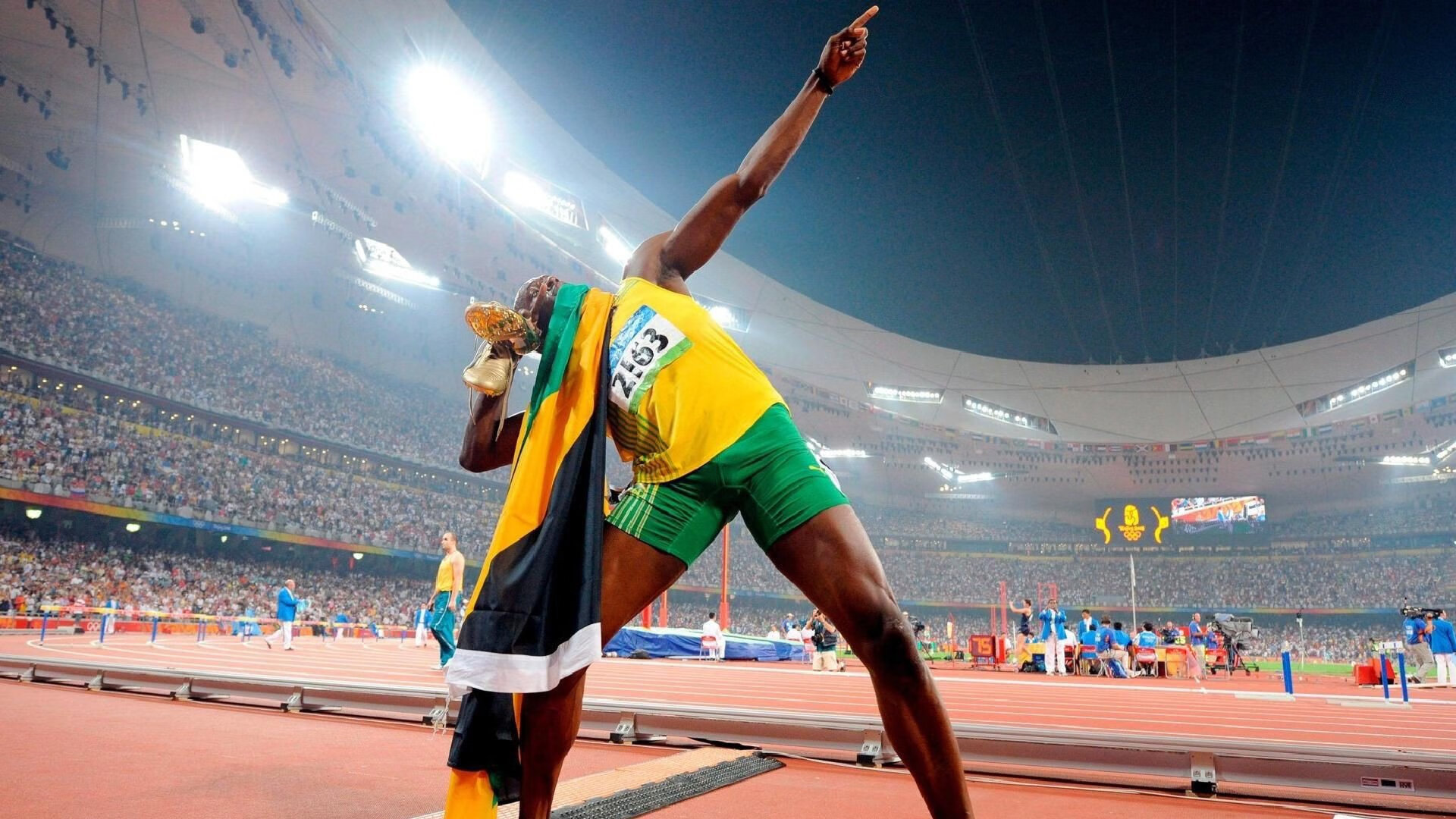 跨界传奇，当莫德里奇在F1街道赛接管比赛，瑞士提前终结毕尔巴鄂悬念